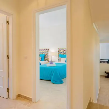 Villa 7 Bedrooms Pool In Algarve Villa Guia (Faro)