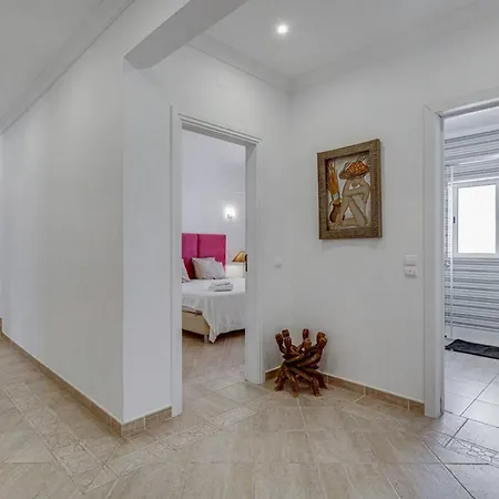 Villa 7 Bedrooms Pool In Algarve * Guia (Faro)