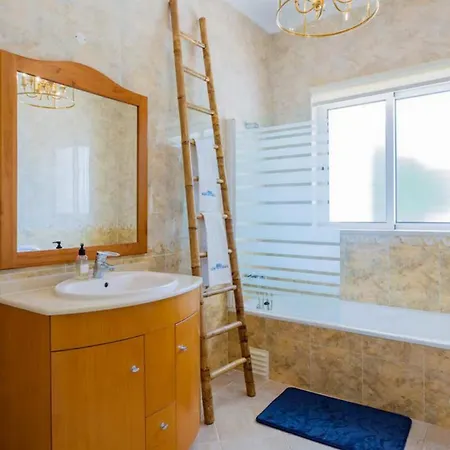 Villa Villa 7 Bedrooms Pool In Algarve Guia (Faro)