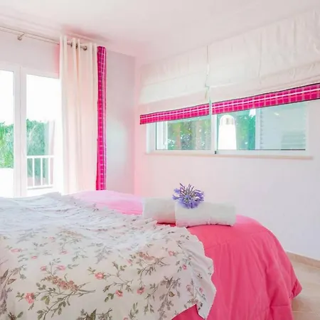 Villa 7 Bedrooms Pool In Algarve Villa Guia (Faro)