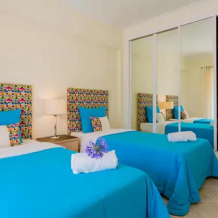 Villa 7 Bedrooms Pool In Algarve
