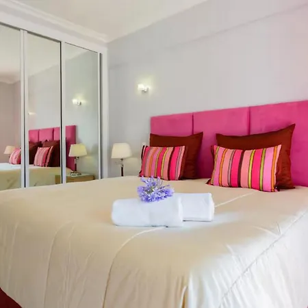 Villa 7 Bedrooms Pool In Algarve * Guia (Faro)