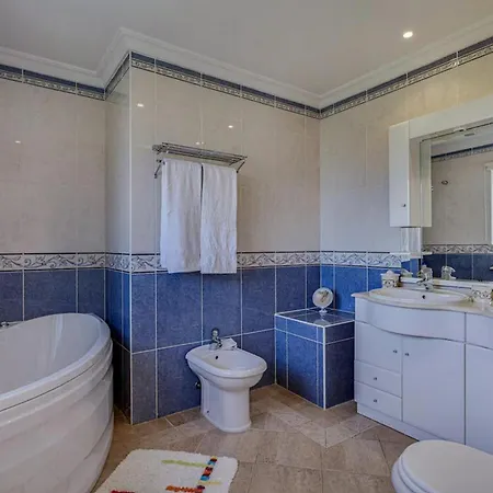 Villa 7 Bedrooms Pool In Algarve Guia (Faro)