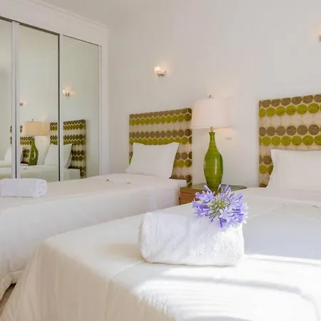 Villa 7 Bedrooms Pool In Algarve * Guia (Faro)