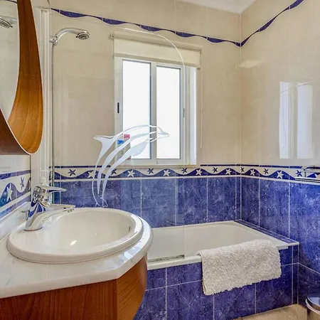 Villa Villa 7 Bedrooms Pool In Algarve *